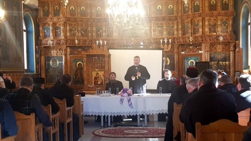 Întâlnire a clericilor din Ilfov dedicată familiei creștine Poza 140085