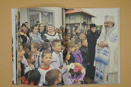 Preafericitul Părinte Patriarh Daniel iubește satul românesc Poza 140282