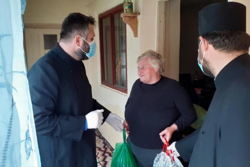 Hrană și alimente pentru credincioşii doljeni din Băileşti Poza 141757
