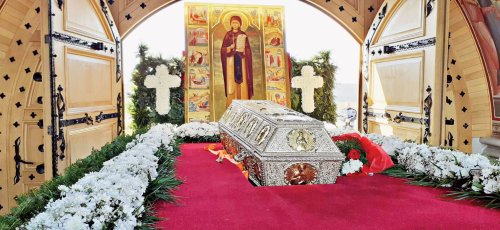 Moaștele Sfintei Cuvioase Parascheva au poposit în principalele orașe din județele Iași, Neamț și Botoșani Poza 142192