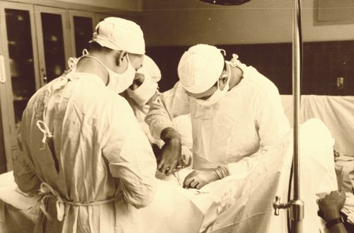 Medicii și asistentele - îngeri și arhangheli în halate albe Poza 142401