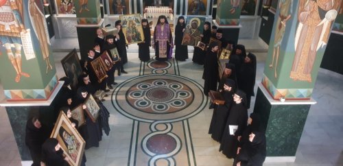Procesiune cu odoare sfinte la Mănăstirea Izbuc Poza 142469