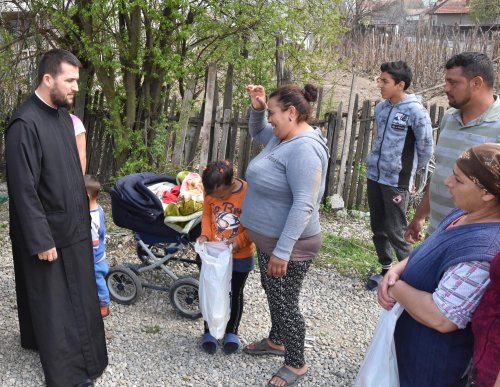 Misiunea Bisericii în comunitățile rome din Vâlcea Poza 142660