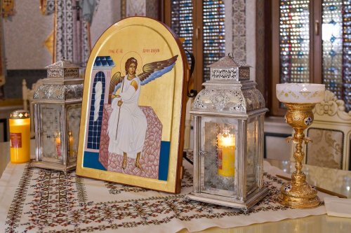 Sfânta Lumină de la Ierusalim a fost adusă în țară  Poza 143199
