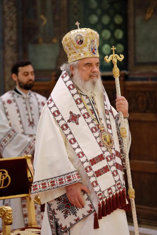 Slujba Vecerniei sau „A doua Înviere” din prima zi de Paști la Patriarhie Poza 143277