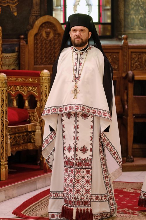 Slujba Vecerniei sau „A doua Înviere” din prima zi de Paști la Patriarhie Poza 143279