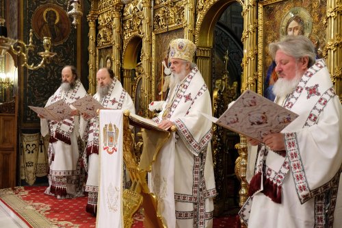 Slujba Vecerniei sau „A doua Înviere” din prima zi de Paști la Patriarhie Poza 143291