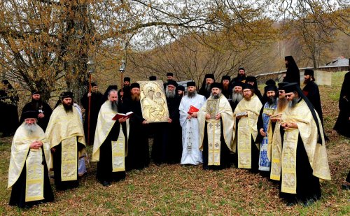 Procesiune la Mănăstirea Sihăstria pentru izbăvirea de boală și secetă Poza 143487