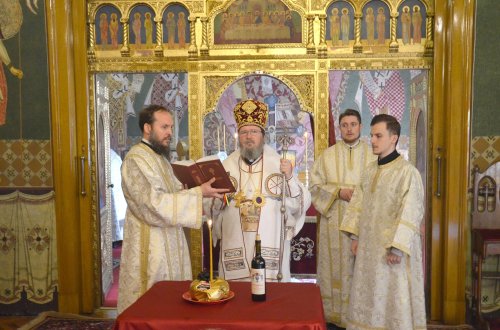 Slujire arhierească în paraclisul Reședinței Episcopale din Oradea Poza 143728
