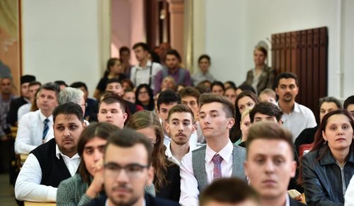 Examene online la Facultatea „Justinian Patriarhul” din Capitală Poza 144374