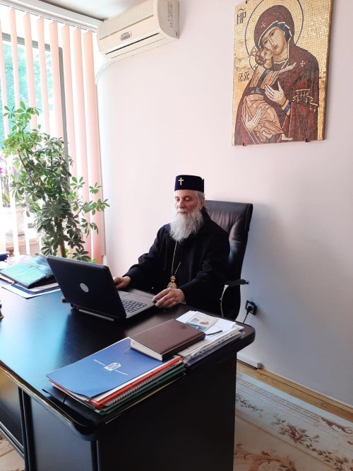 Cursuri și examene on-line la școlile teologice ortodoxe din Arhiepiscopia Craiovei Poza 144569