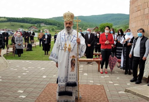 Liturghie arhierească în Parohia Alba Iulia - Cartier Nou I Poza 144893
