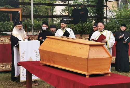 IPS Părinte Pimen va fi înmormântat vineri Poza 145159