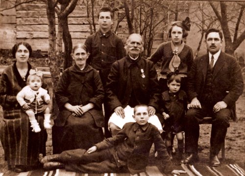Vocația preoției într-o familie de cinci generații Poza 145247