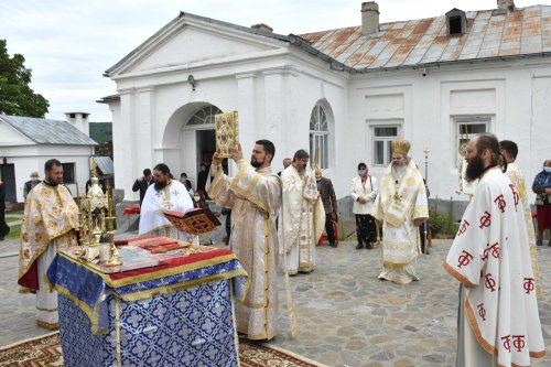 „Dacă îi luăm omului credinţa, trăirile lui, valoarea familiei, nu mai rămâne nimic din el” Poza 145456