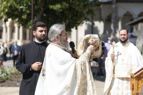 Sfinții Părinți de la Sinodul I Ecumenic, prăznuiţi pe Colina Bucuriei Poza 145842