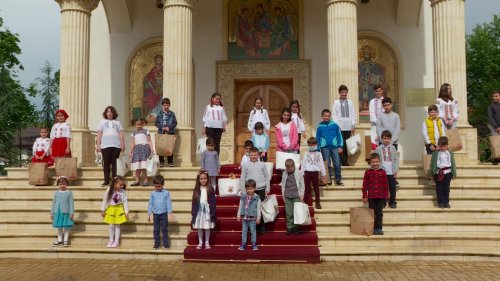 Daruri pentru copiii preoților din satele Arhiepiscopiei Bucureștilor
