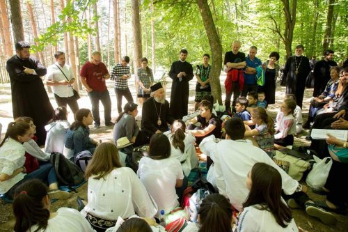 Întâlnirea tinerilor în Eparhia Dunării de Jos, organizată în condiţii speciale Poza 146034