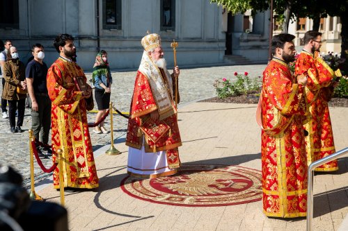 Reprezentanții români la semnarea Tratatului de la Trianon, pomeniți la Patriarhie Poza 146073
