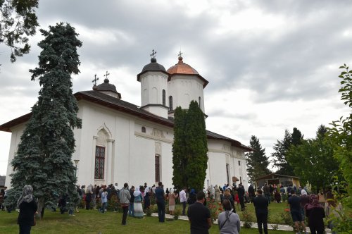 Pogorârea Sfântului Duh, prăznuită la mănăstirea ilfoveană Cernica Poza 146223