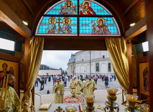 Hramul Centrului de Presă BASILICA pe Colina Patriarhiei Poza 146305