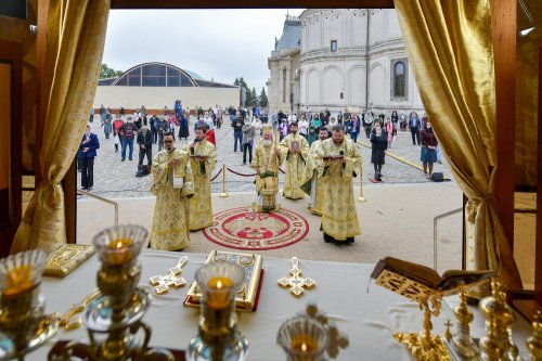 Hramul Centrului de Presă BASILICA pe Colina Patriarhiei Poza 146309