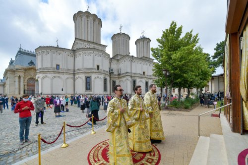 Hramul Centrului de Presă BASILICA pe Colina Patriarhiei Poza 146330