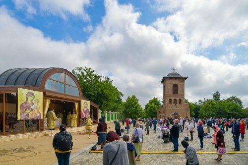 Hramul Centrului de Presă BASILICA pe Colina Patriarhiei Poza 146334