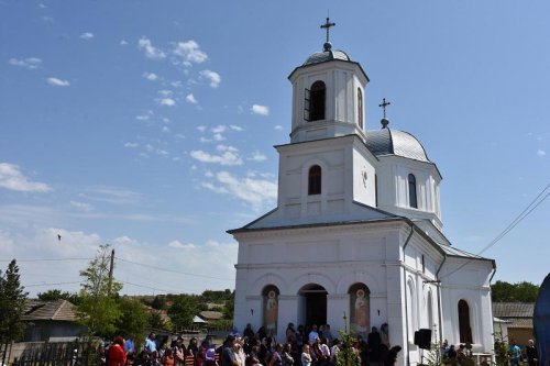 Binecuvântarea lucrărilor și sfințirea clopotelor bisericii din Enisala, județul Tulcea Poza 146419