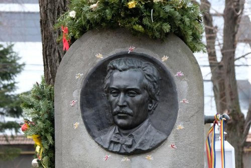 Pomenirea poetului naţional Mihai Eminescu la împlinirea a 131 de ani de la trecerea sa la cele veșnice