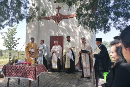 Două secole de la zidirea bisericii-monument istoric din Slătioarele, Ialomița Poza 146569