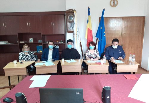 Evaluarea on-line a aptitudinilor candidaților la Seminarul Teologic din Craiova Poza 146635