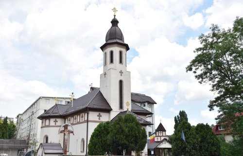 Biserica din cartierul clujean Cordoș a fost resfințită Poza 146818
