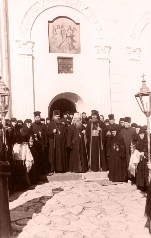 Vizita Patriarhului Justinian la Mănăstirea Agapia în 1958 Poza 146952