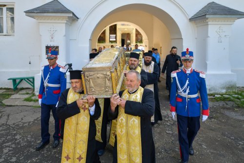 Binecuvântarea sfinţilor de la Căldăruşani într-o procesiune în Protopopiatul Ilfov Nord Poza 147187