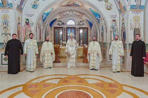 Hramul Salonului „Sfinţii Români” din Reşedinţa Patriarhală Poza 147222