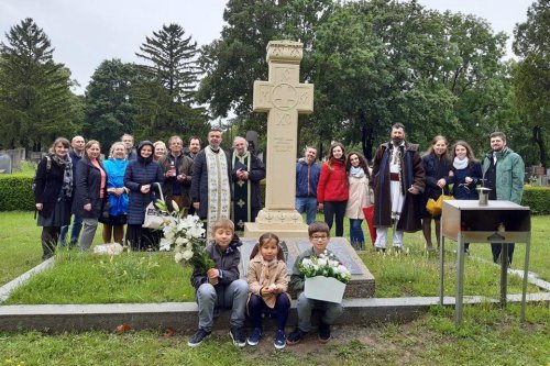 Pomenire a eroilor români din Cimitirul Central din Viena Poza 147483