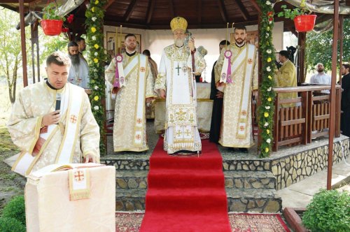 Botezătorul Ioan, sărbătorit la mănăstiri din Muntenia și Dobrogea Poza 147530