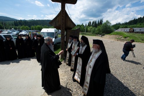 Parastas de 40 de zile pentru Arhiepiscopul Pimen Suceveanul Poza 147623