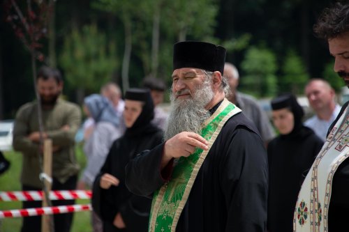 Parastas de 40 de zile pentru Arhiepiscopul Pimen Suceveanul Poza 147633