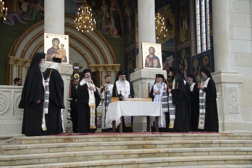 Parastas de 40 de zile pentru Arhiepiscopul Pimen Suceveanul Poza 147638