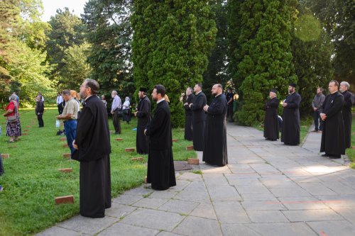 Parastas de 40 de zile pentru Arhiepiscopul Pimen Suceveanul Poza 147656
