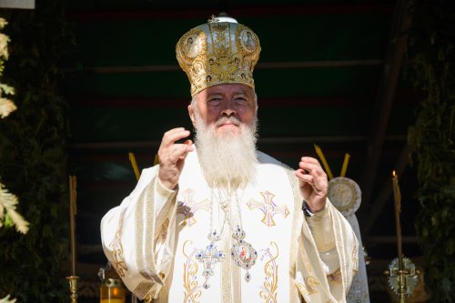 Parastas de 40 de zile pentru Arhiepiscopul Pimen Suceveanul Poza 147660