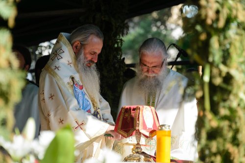 Parastas de 40 de zile pentru Arhiepiscopul Pimen Suceveanul Poza 147665