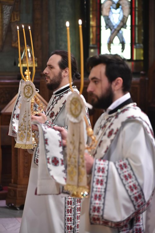 Cinstirea Sfinţilor Apostoli Petru şi Pavel la Catedrala Patriarhală Poza 147700