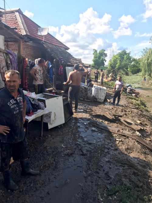 Sprijin oferit familiilor afectate de inundații în protopopiatele Aiud și Blaj Poza 148063