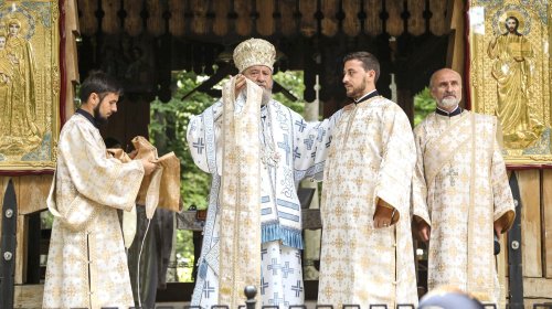Liturghie arhierească la Mănăstirea Brâncoveanu de la Sâmbăta de Sus Poza 148161