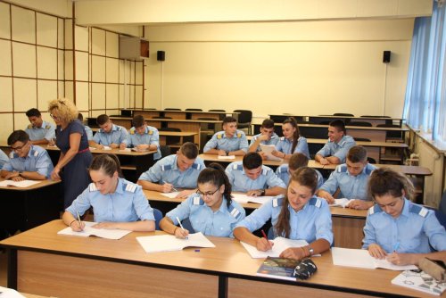 Mai multe fete decât băieți la Colegiul Naţional Militar Alba Iulia Poza 148379