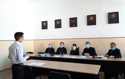 Examenul de licență la Facultatea de Teologie Ortodoxă din Arad Poza 148399