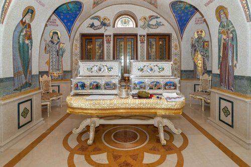 Racle sfinţite de Patriarhul României pentru Mănăstirea Văratec Poza 148996